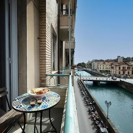 Luxury Center - Next To The Sea- Aria Condizionata - Free Parking Apartament *