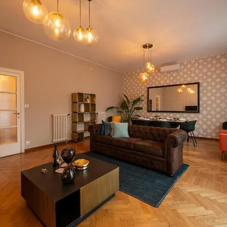 Luxury Center - Next To The Sea- Aria Condizionata - Free Parking