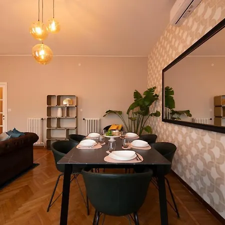 Apartament Luxury Center - Next To The Sea- Aria Condizionata - Free Parking *