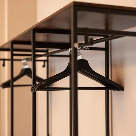 Luxury Center - Next To The Sea- Aria Condizionata - Free Parking *