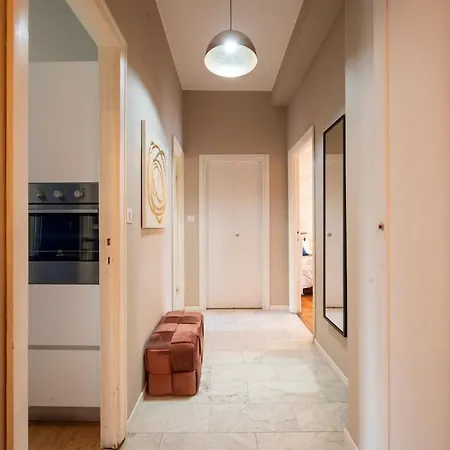 Luxury Center - Next To The Sea- Aria Condizionata - Free Parking Appartement *