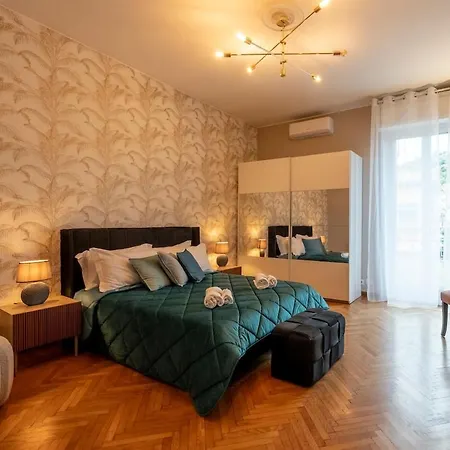 Luxury Center - Next To The Sea- Aria Condizionata - Free Parking Appartement