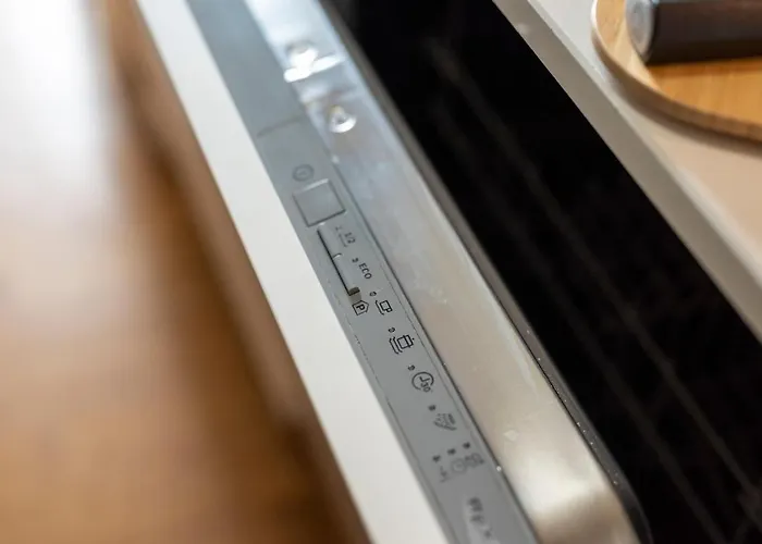 Luxury Center - Next To The Sea- Aria Condizionata - Free Parking شقة راباللو