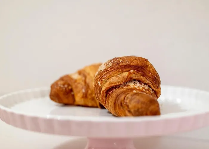 Luxury Center - Next To The Sea- Aria Condizionata - Free Parking شقة