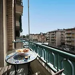 Luxury Center - Next To The Sea- Aria Condizionata - Free Parking *