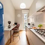 Appartamento Luxury Center - Next To The Sea- Aria Condizionata - Free Parking *