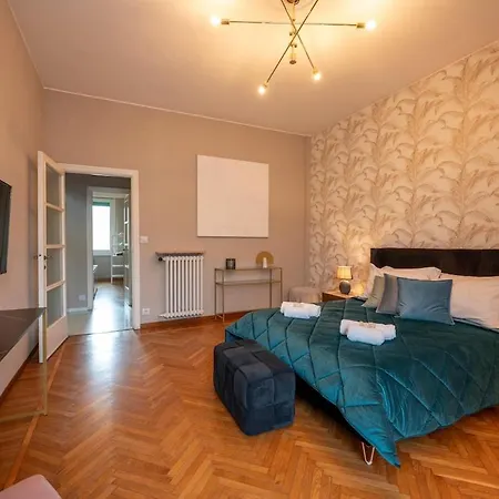 Luxury Center - Next To The Sea- Aria Condizionata - Free Parking Appartamento *
