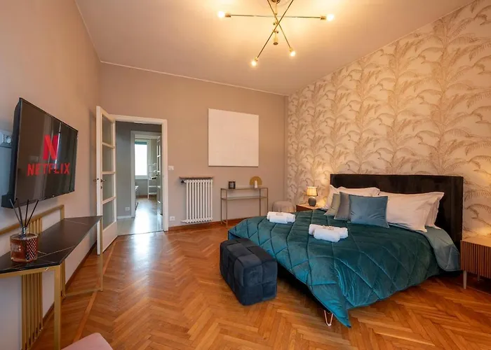 Luxury Center - Next To The Sea- Aria Condizionata - Free Parking Apartment *