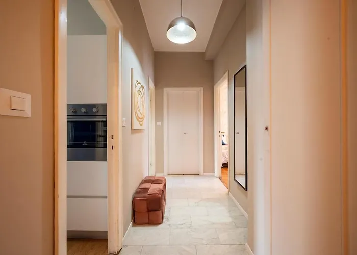 Luxury Center - Next To The Sea- Aria Condizionata - Free Parking Apartment *