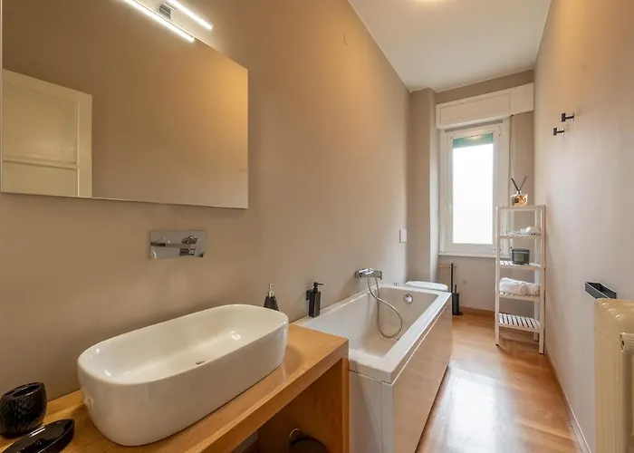 Luxury Center - Next To The Sea- Aria Condizionata - Free Parking Apartment