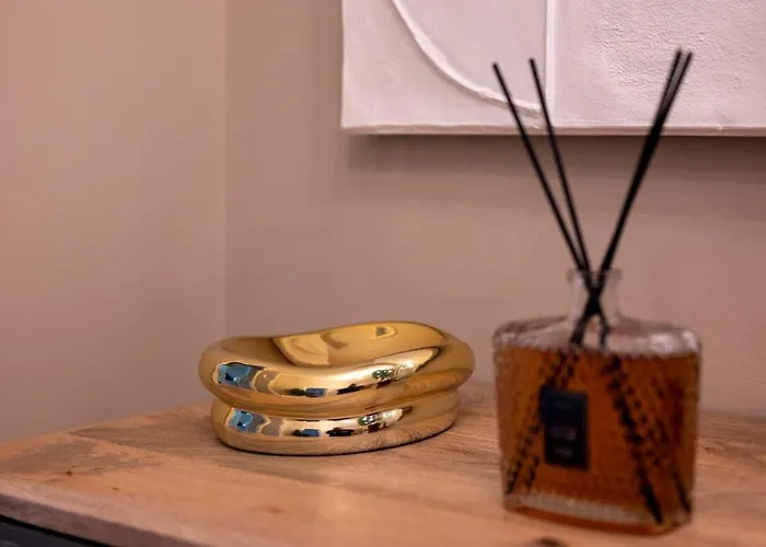 Apartment Luxury Center - Next To The Sea- Aria Condizionata - Free Parking *