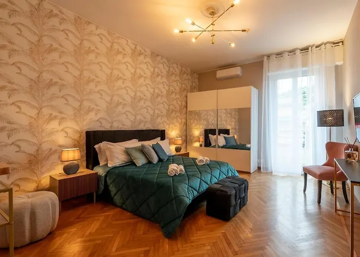 Luxury Center - Next To The Sea- Aria Condizionata - Free Parking Apartment